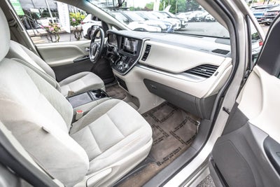2017 Toyota Sienna LE 8 Passenger
