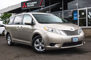 2017 Toyota Sienna LE 8 Passenger