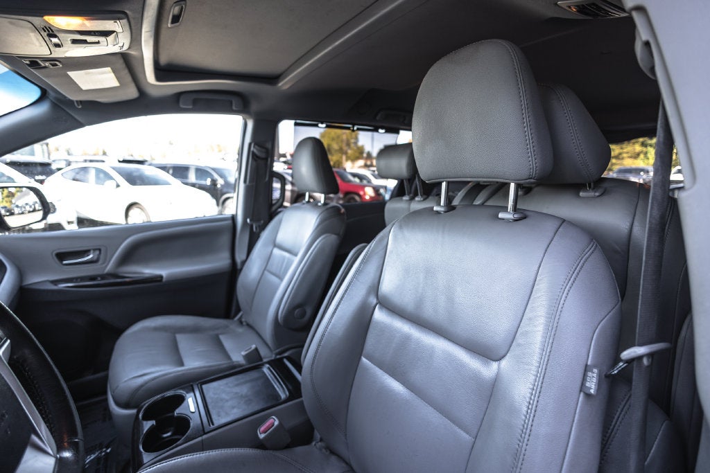 2017 Toyota Sienna XLE 8 Passenger