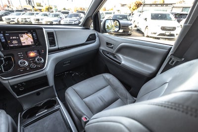 2017 Toyota Sienna XLE 8 Passenger