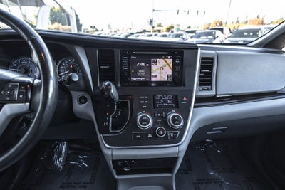 2017 Toyota Sienna XLE 8 Passenger