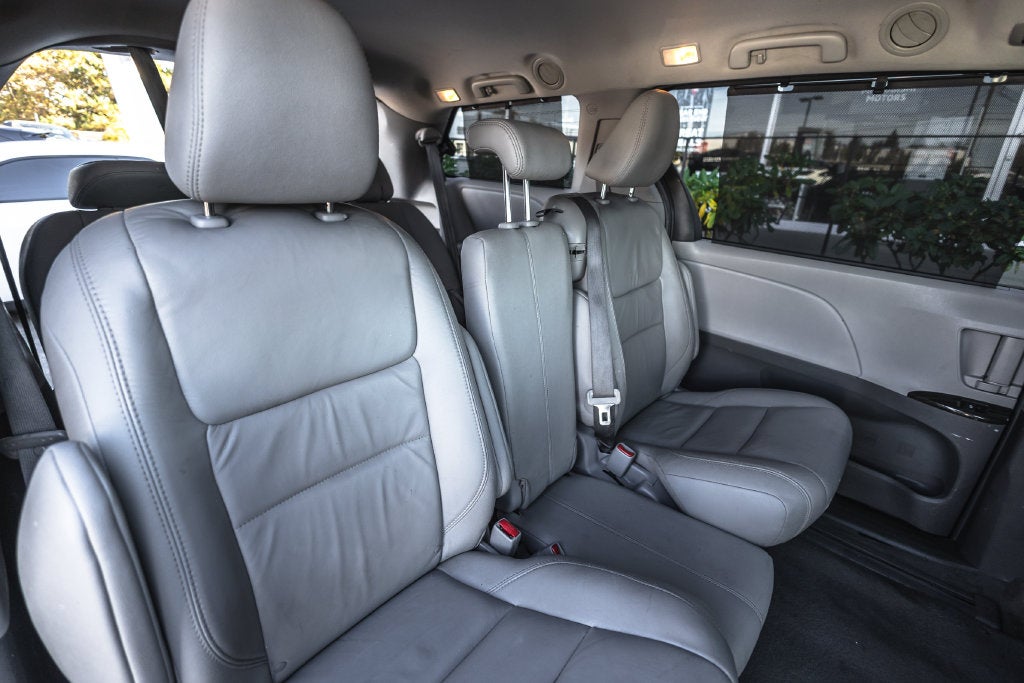2017 Toyota Sienna XLE 8 Passenger