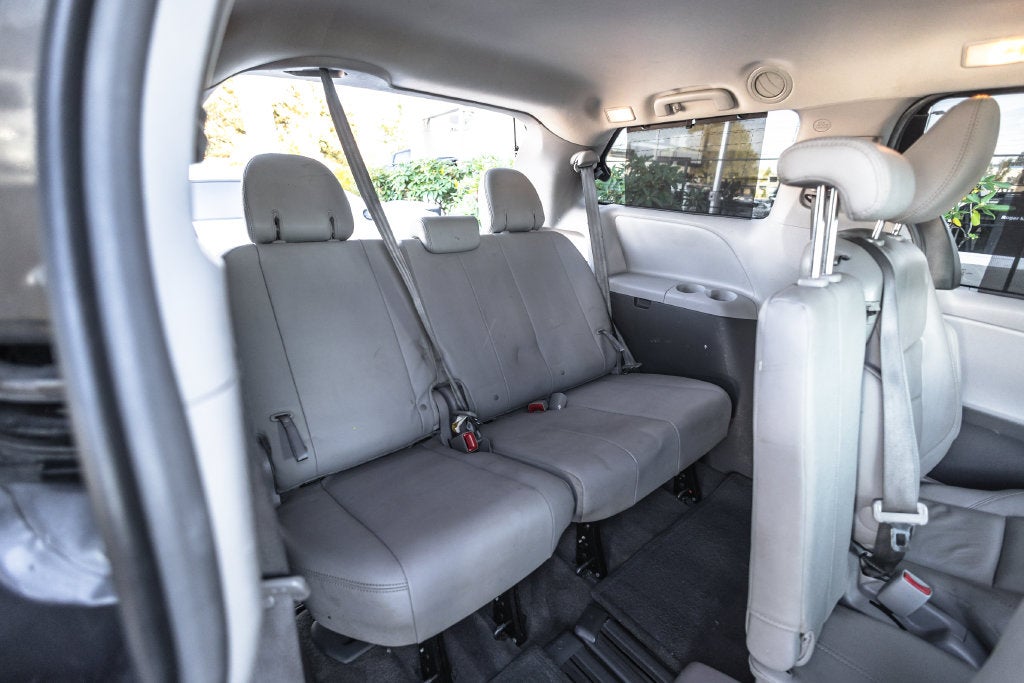 2017 Toyota Sienna XLE 8 Passenger