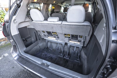 2017 Toyota Sienna XLE 8 Passenger