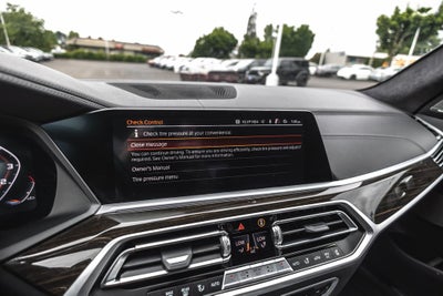 2021 BMW X7 M50i