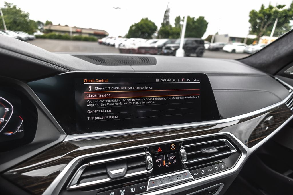 2021 BMW X7 M50i