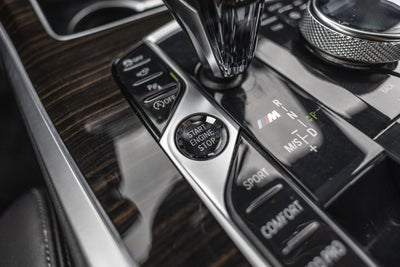 2021 BMW X7 M50i