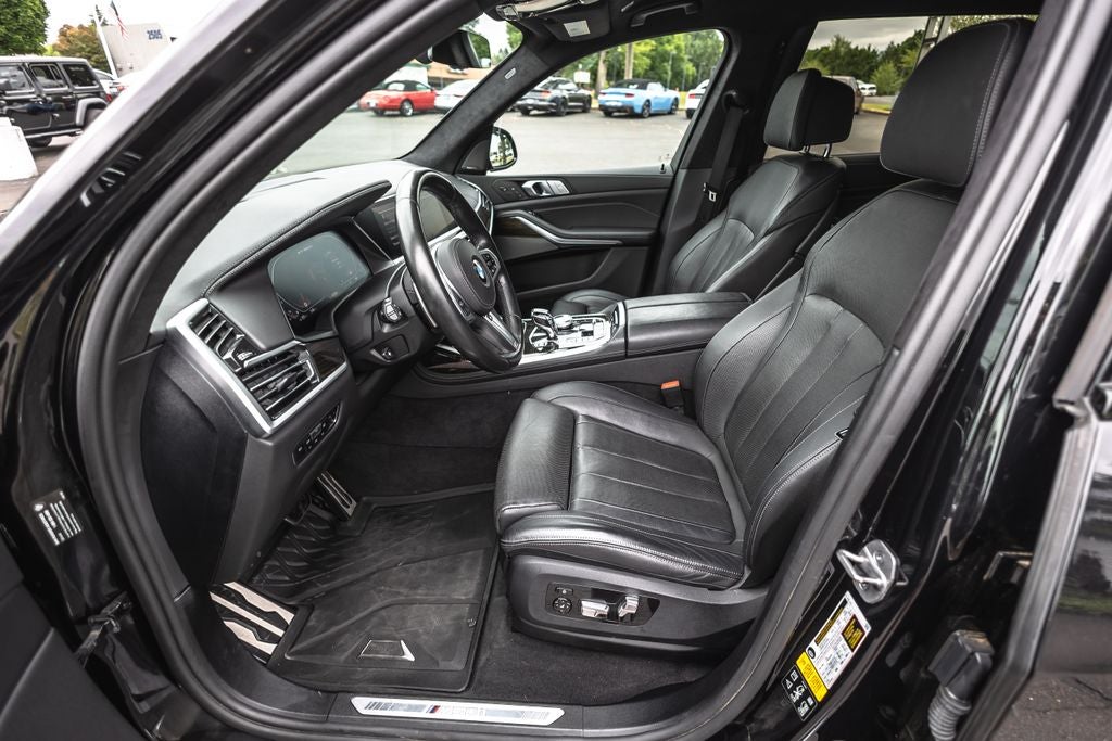 2021 BMW X7 M50i