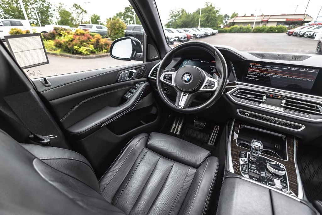 2021 BMW X7 M50i
