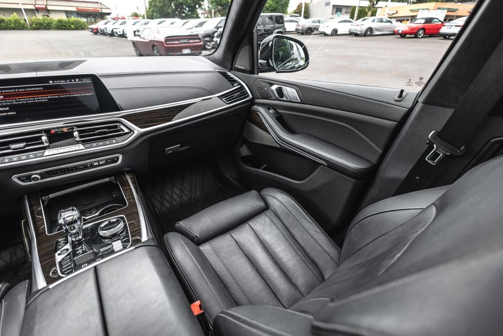 2021 BMW X7 M50i