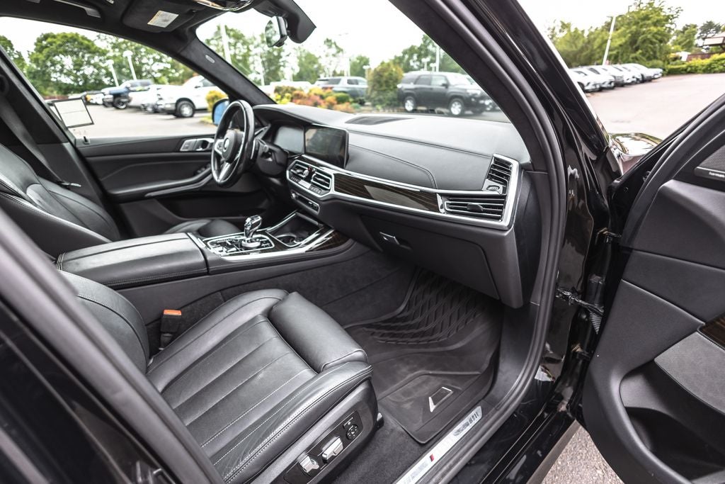 2021 BMW X7 M50i