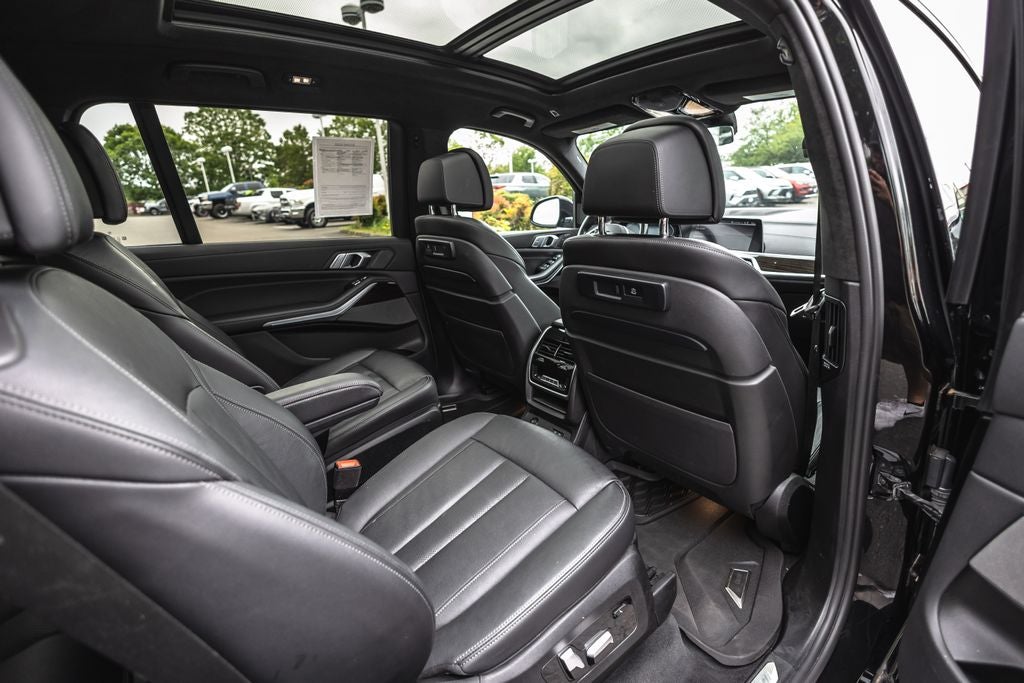 2021 BMW X7 M50i
