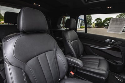 2021 BMW X7 M50i