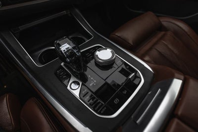 2022 BMW X7 M50i