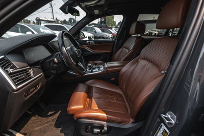 2022 BMW X7 M50i