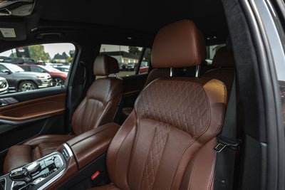 2022 BMW X7 M50i