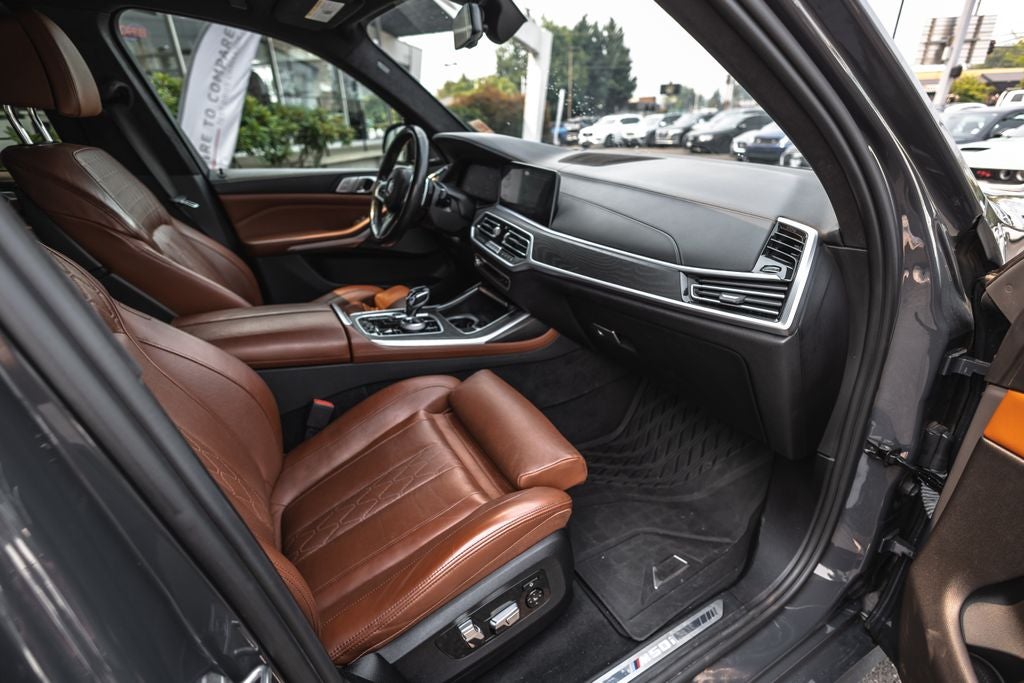 2022 BMW X7 M50i