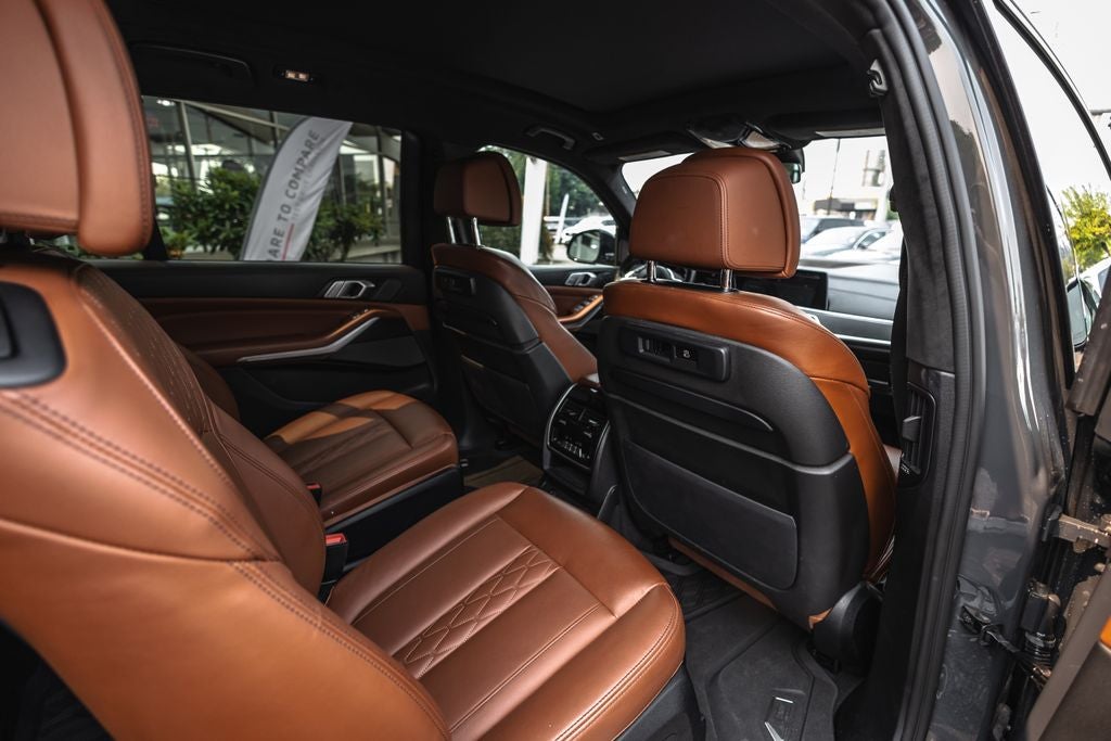 2022 BMW X7 M50i