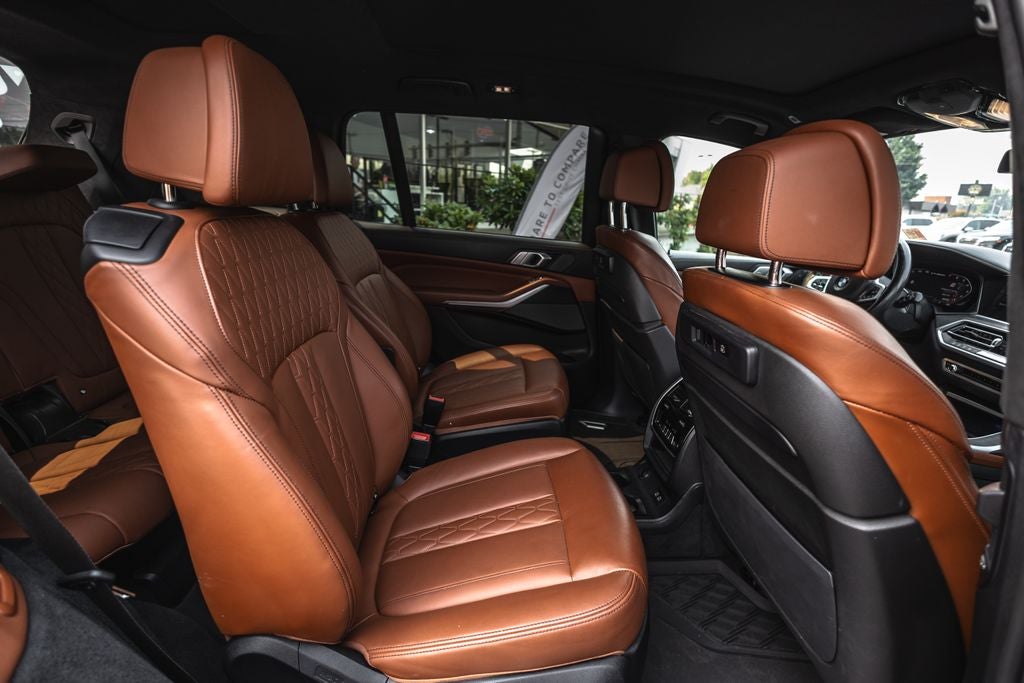 2022 BMW X7 M50i