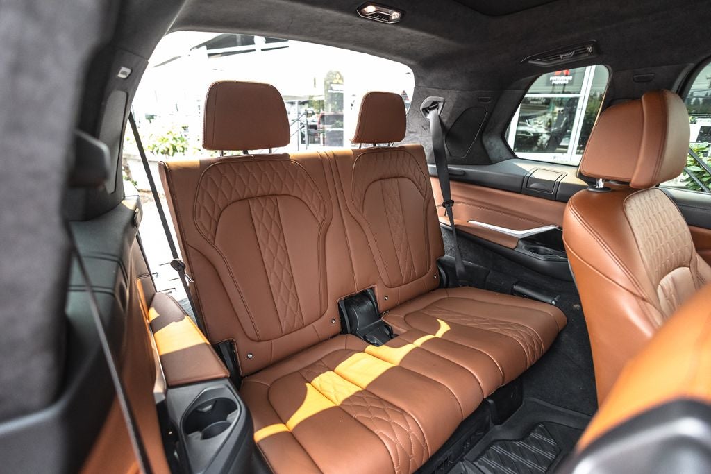 2022 BMW X7 M50i