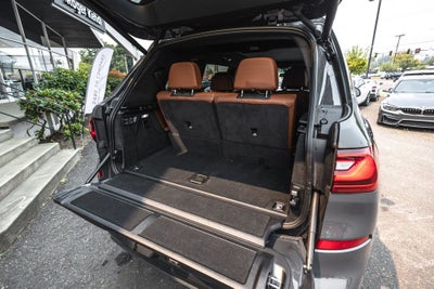 2022 BMW X7 M50i