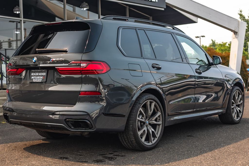 2022 BMW X7 M50i