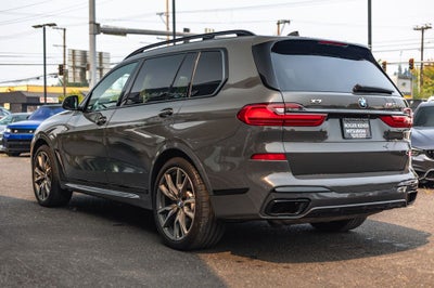 2022 BMW X7 M50i