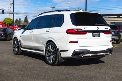 2022 BMW X7 M50i