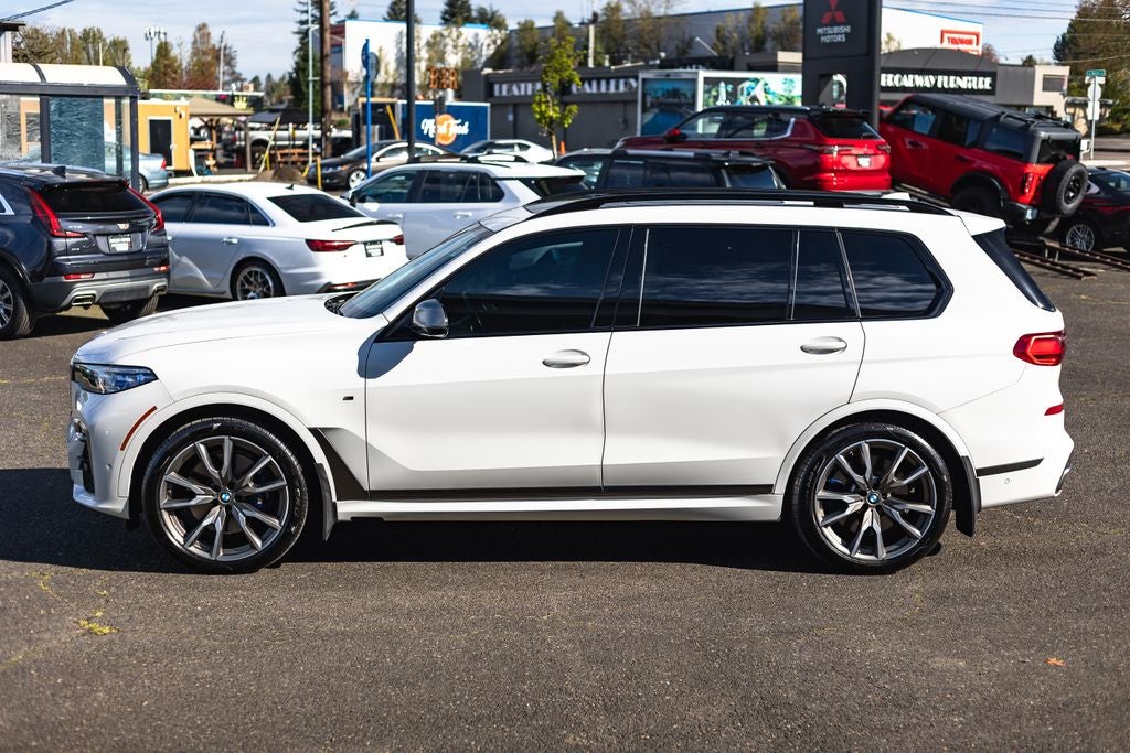 2022 BMW X7 M50i