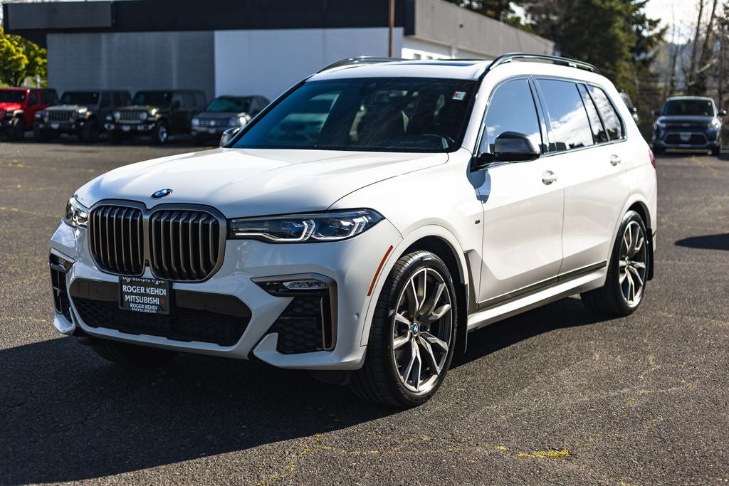 2022 BMW X7 M50i