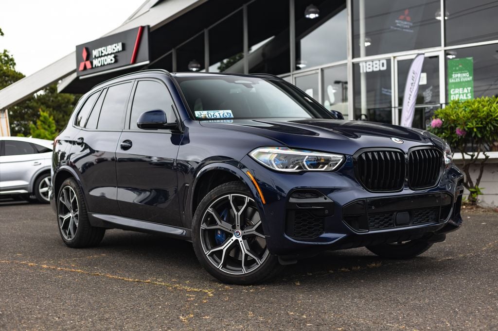 2022 BMW X5 M50i's photo