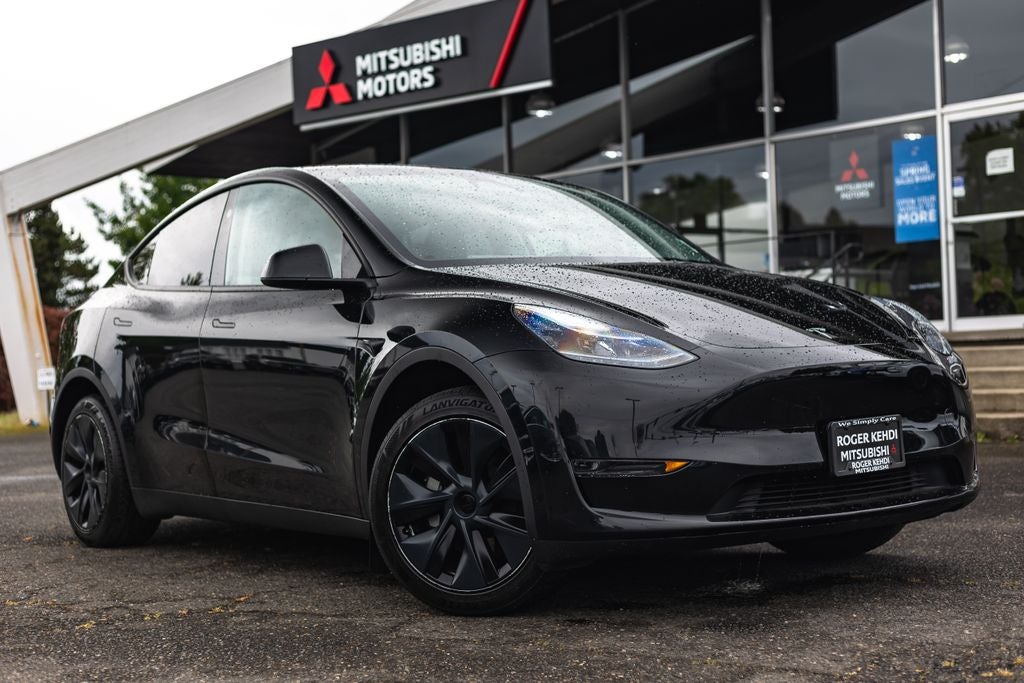 2025 Tesla Model Y Long Range Rear Wheel Drive's photo