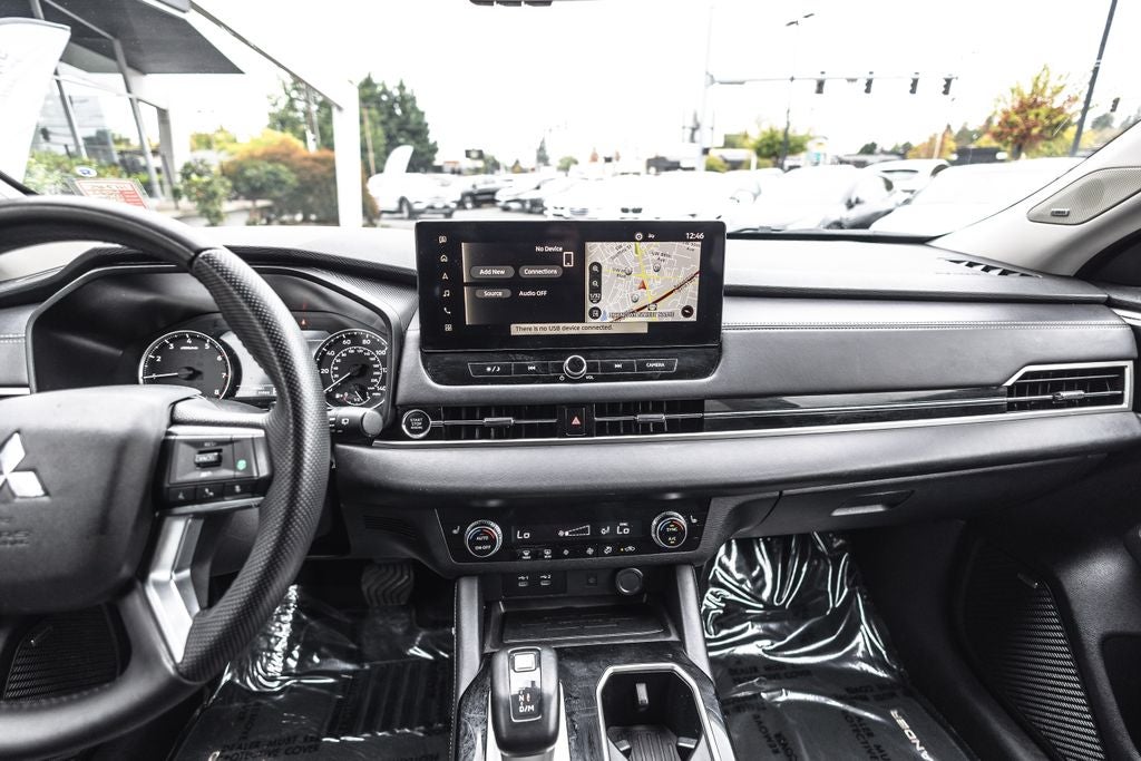 2025 Mitsubishi Outlander SE