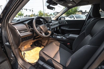 2026 Mitsubishi Outlander ES