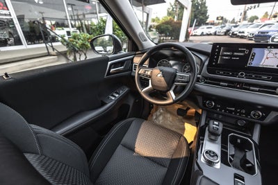 2026 Mitsubishi Outlander ES