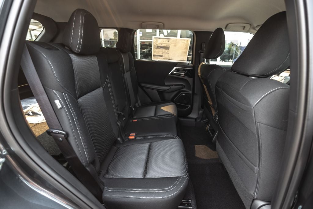 2026 Mitsubishi Outlander ES