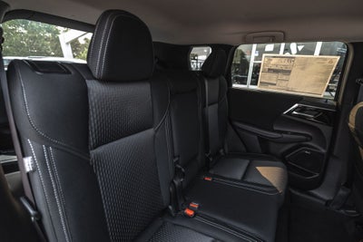 2026 Mitsubishi Outlander ES
