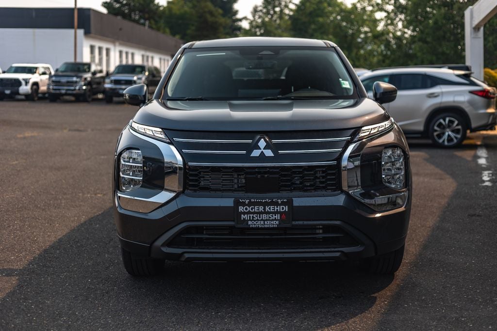 2026 Mitsubishi Outlander ES