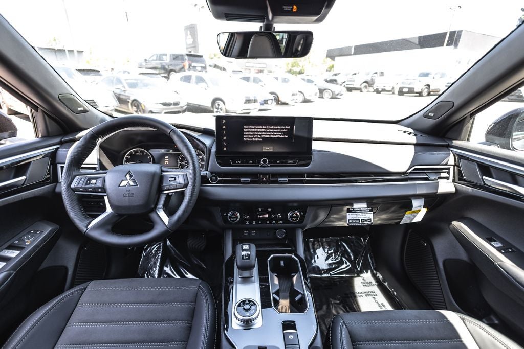 2026 Mitsubishi Outlander LE