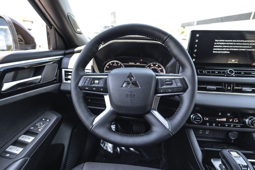 2026 Mitsubishi Outlander LE