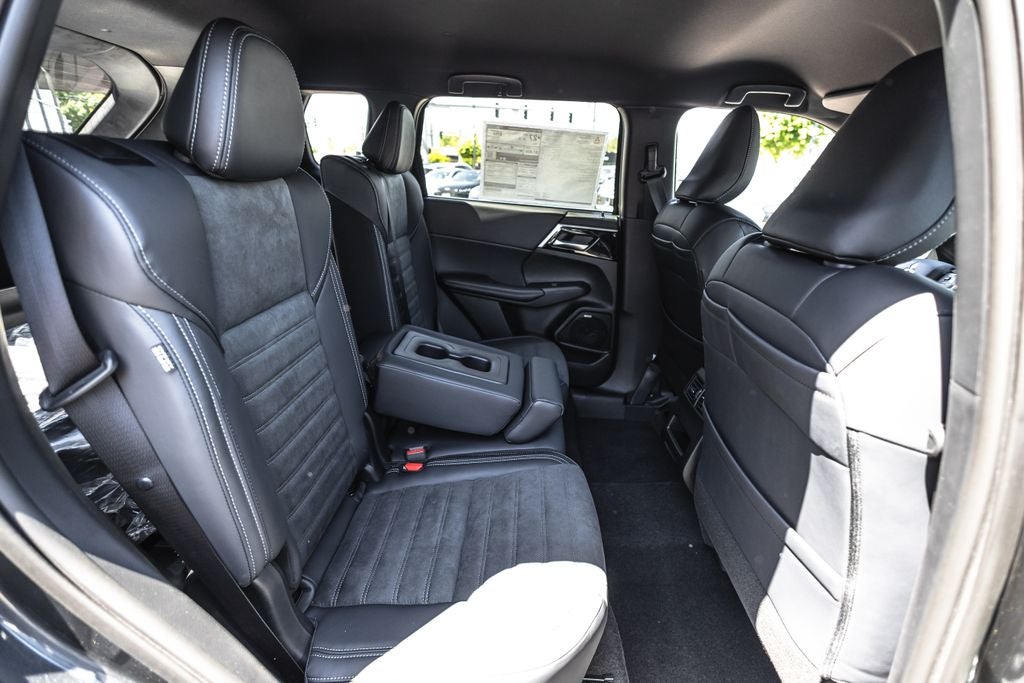 2026 Mitsubishi Outlander LE