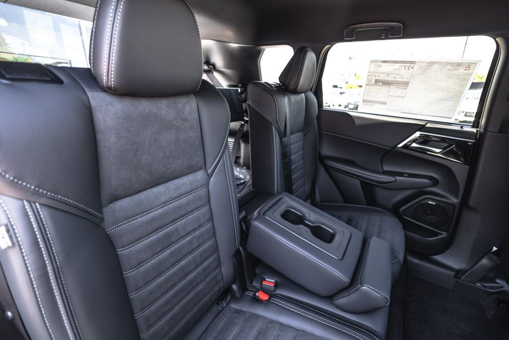 2026 Mitsubishi Outlander LE