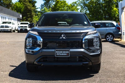 2026 Mitsubishi Outlander LE