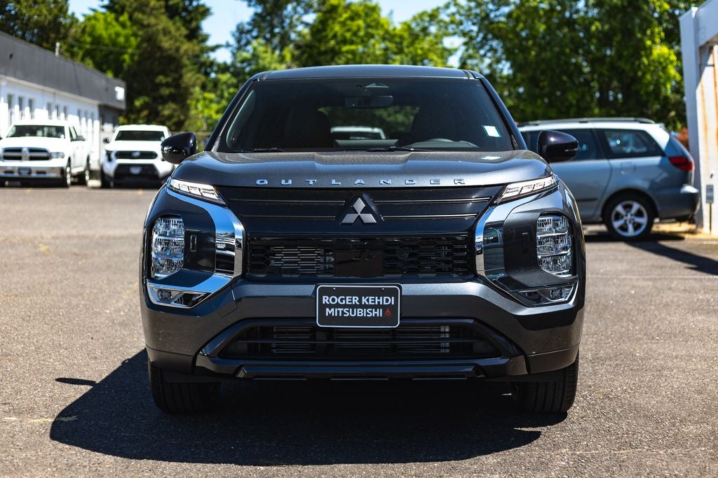 2026 Mitsubishi Outlander LE