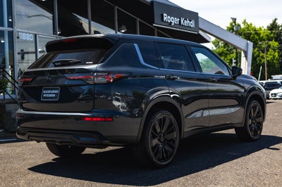 2026 Mitsubishi Outlander LE