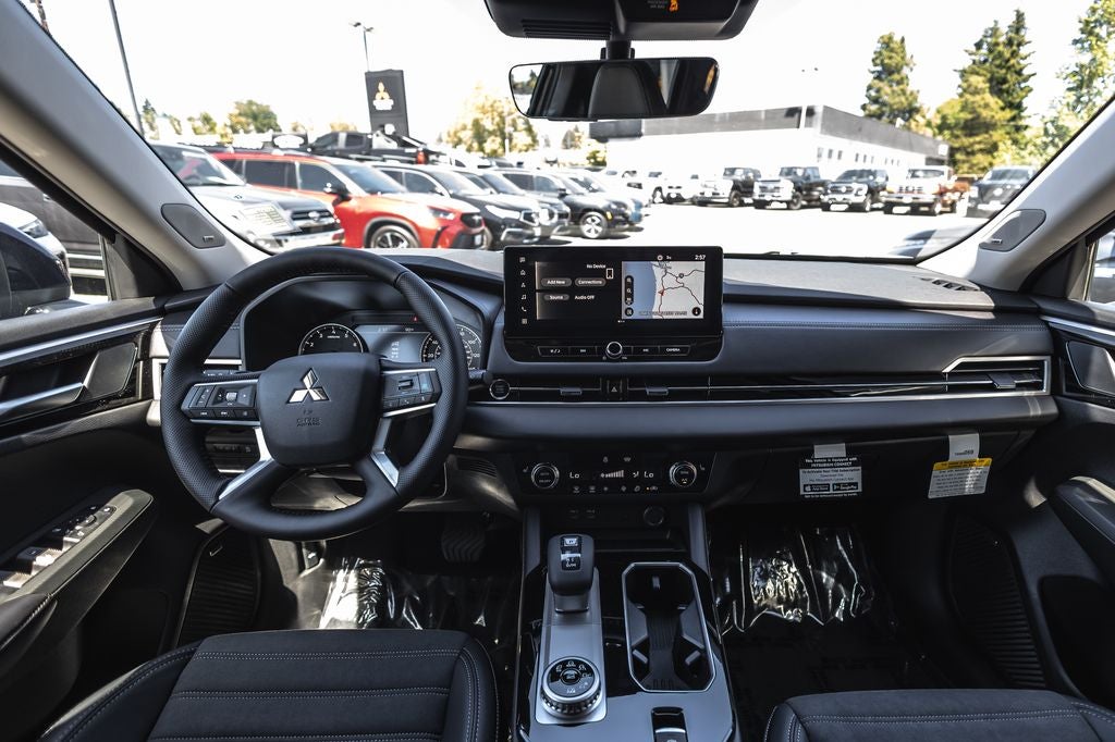 2026 Mitsubishi Outlander SE