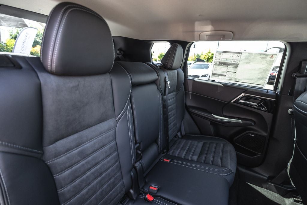 2026 Mitsubishi Outlander SE