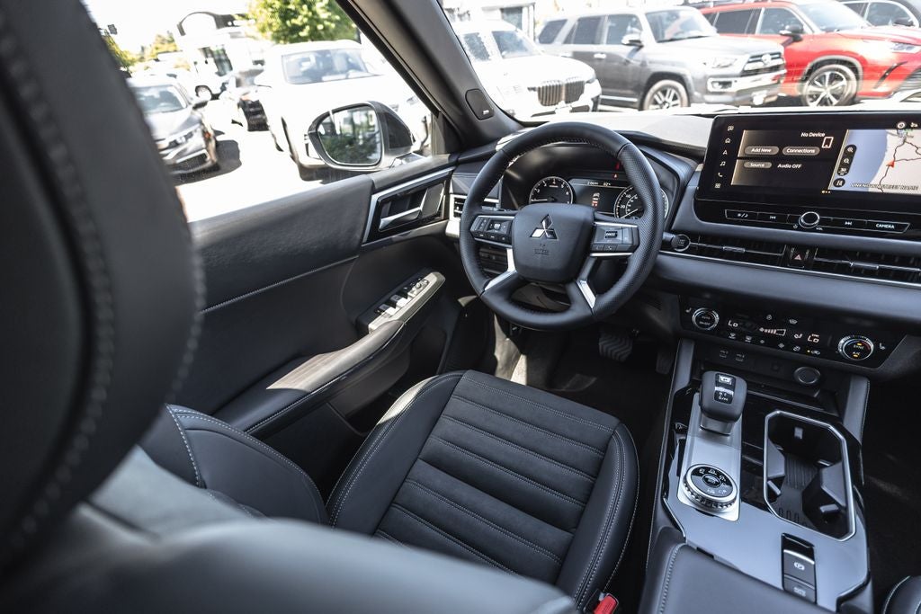 2026 Mitsubishi Outlander LE