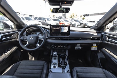 2026 Mitsubishi Outlander LE