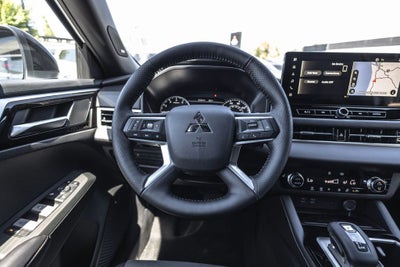 2026 Mitsubishi Outlander LE
